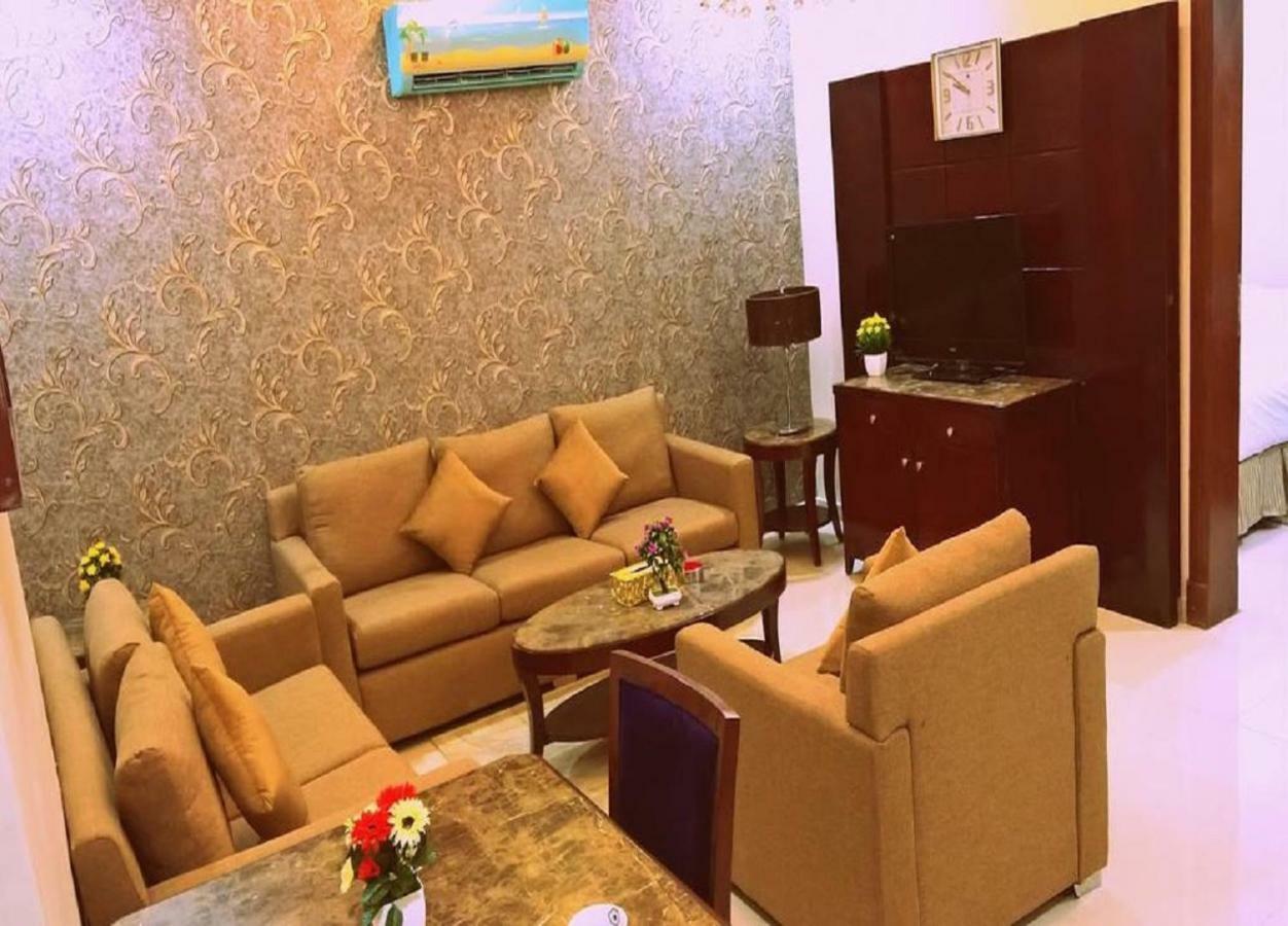 The 40Th Pearl Hotel Suites เจดดาห์ ภายนอก รูปภาพ