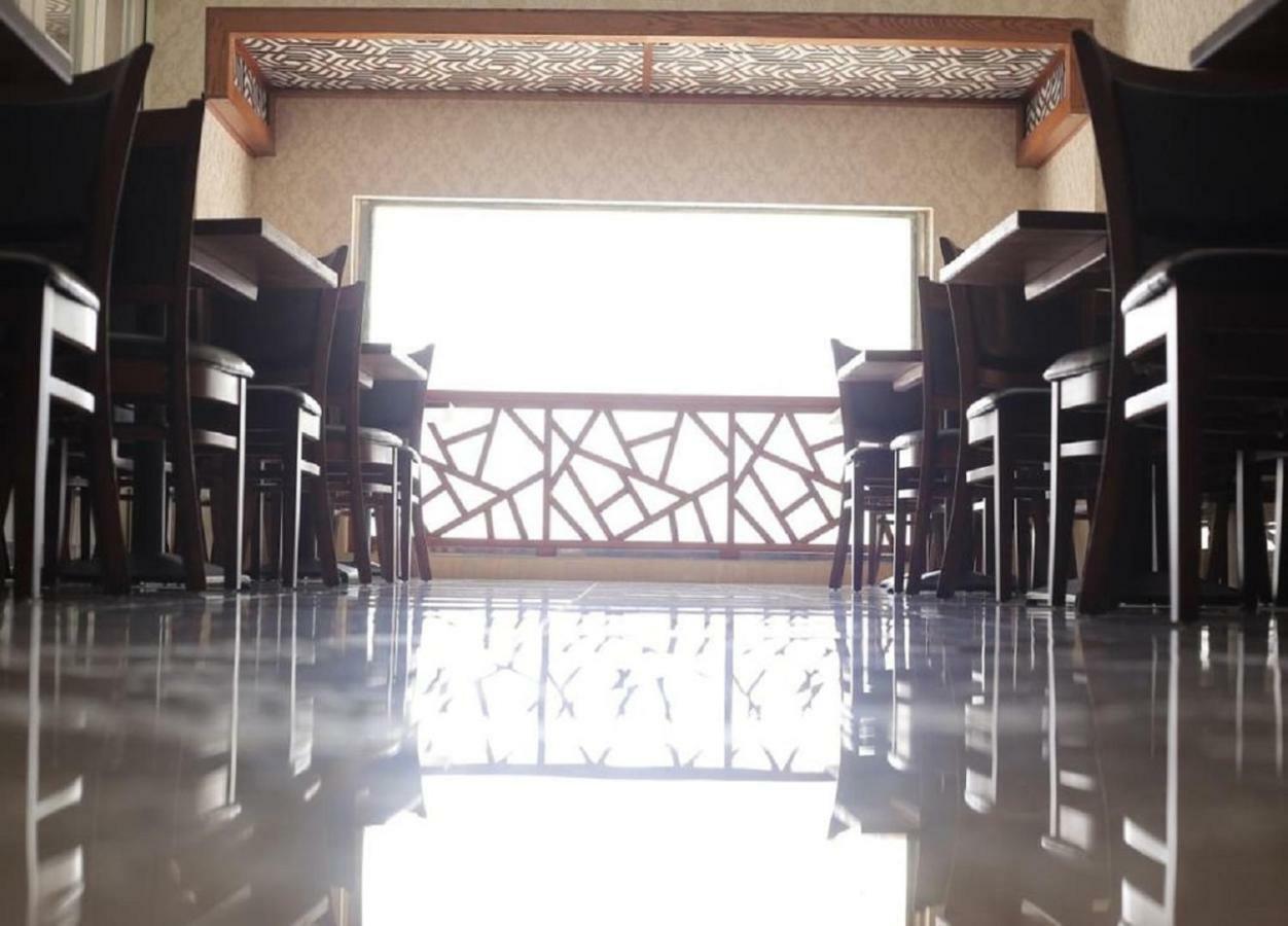 The 40Th Pearl Hotel Suites เจดดาห์ ภายนอก รูปภาพ
