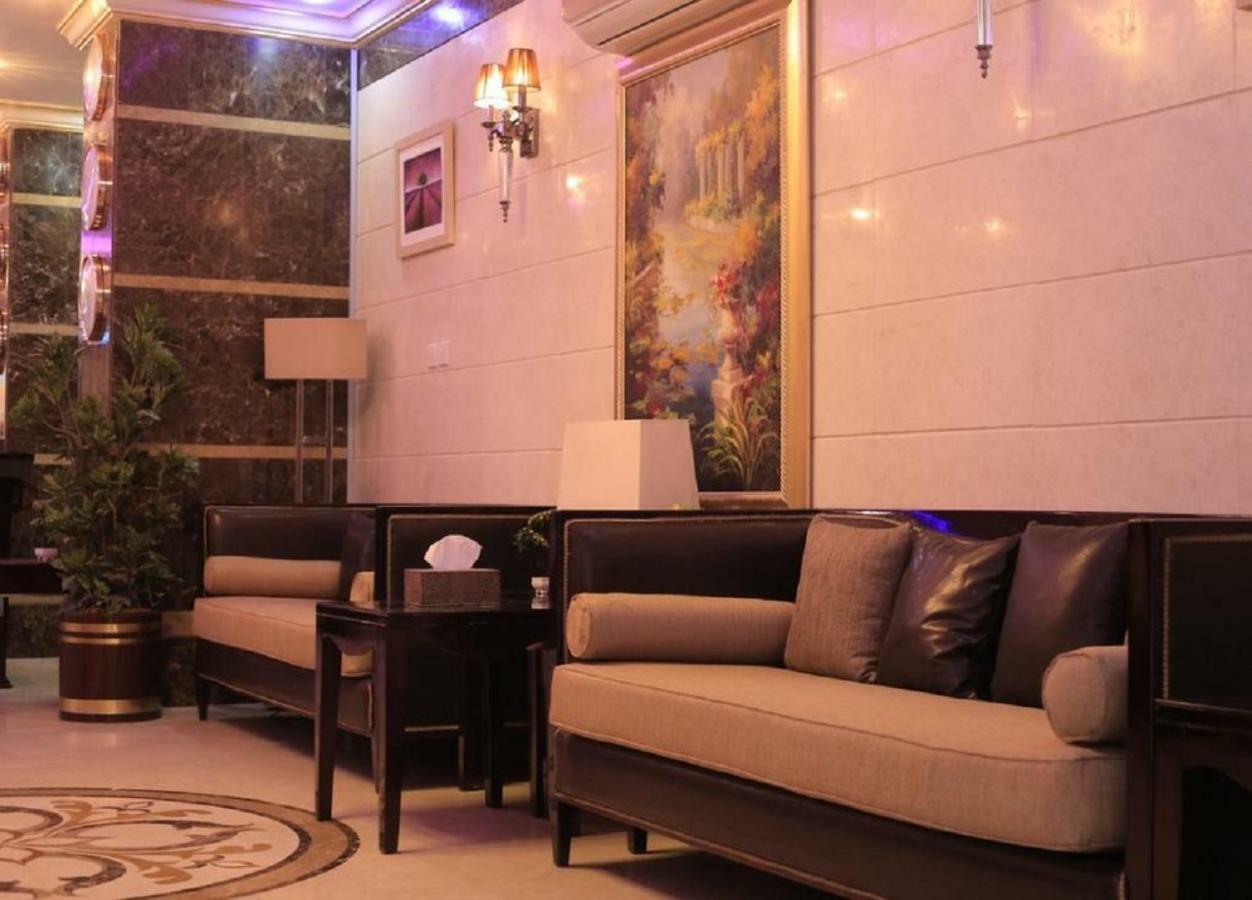 The 40Th Pearl Hotel Suites เจดดาห์ ภายนอก รูปภาพ