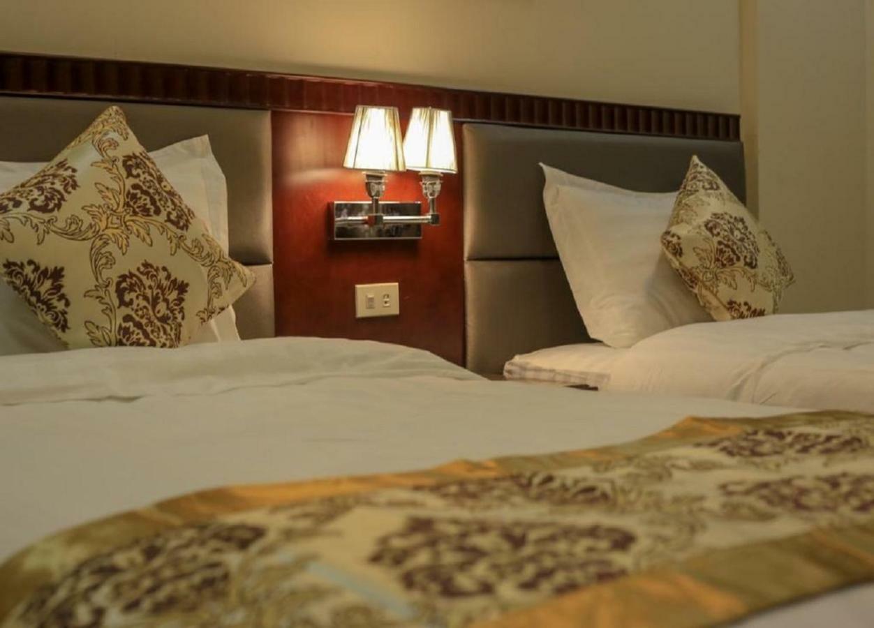 The 40Th Pearl Hotel Suites เจดดาห์ ภายนอก รูปภาพ